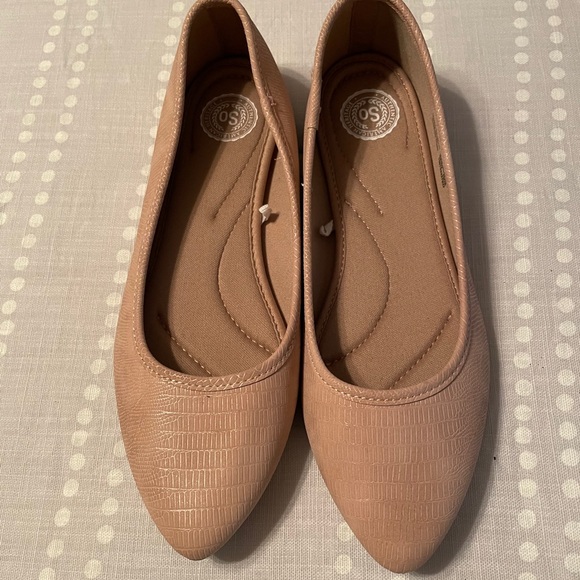 SO Padded Pointed Toe Nude/Blush Ballet Flats NWOT